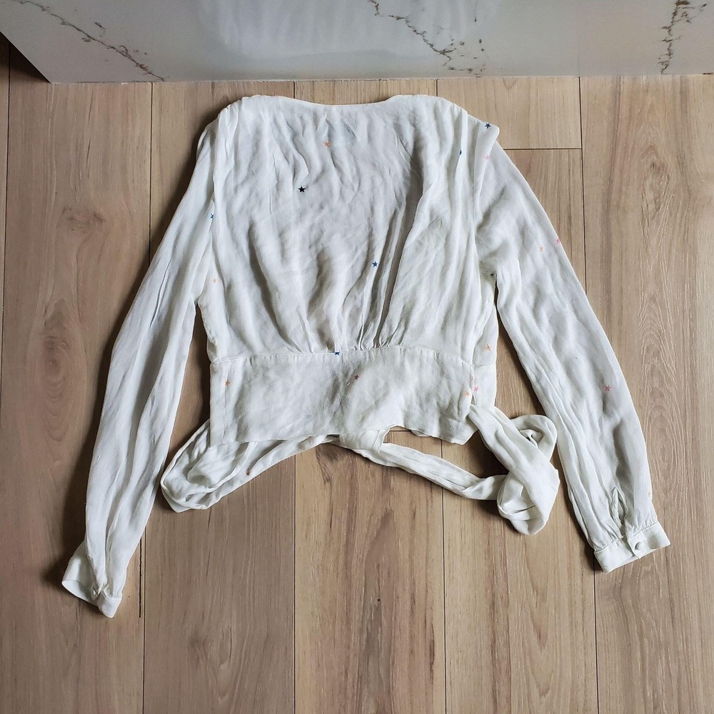 Wildfox Blouse Womens S White V Neck Tie Front Stars Cropped Top Lightweight USA - Picture 2 of 9